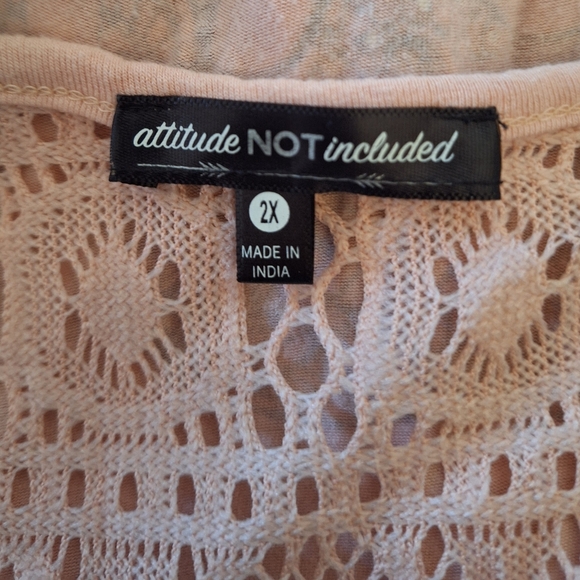 🐘 ATTITUDE NOT INCLUDED pink tank top with elephants & lace back. Size 2X - Picture 7 of 7